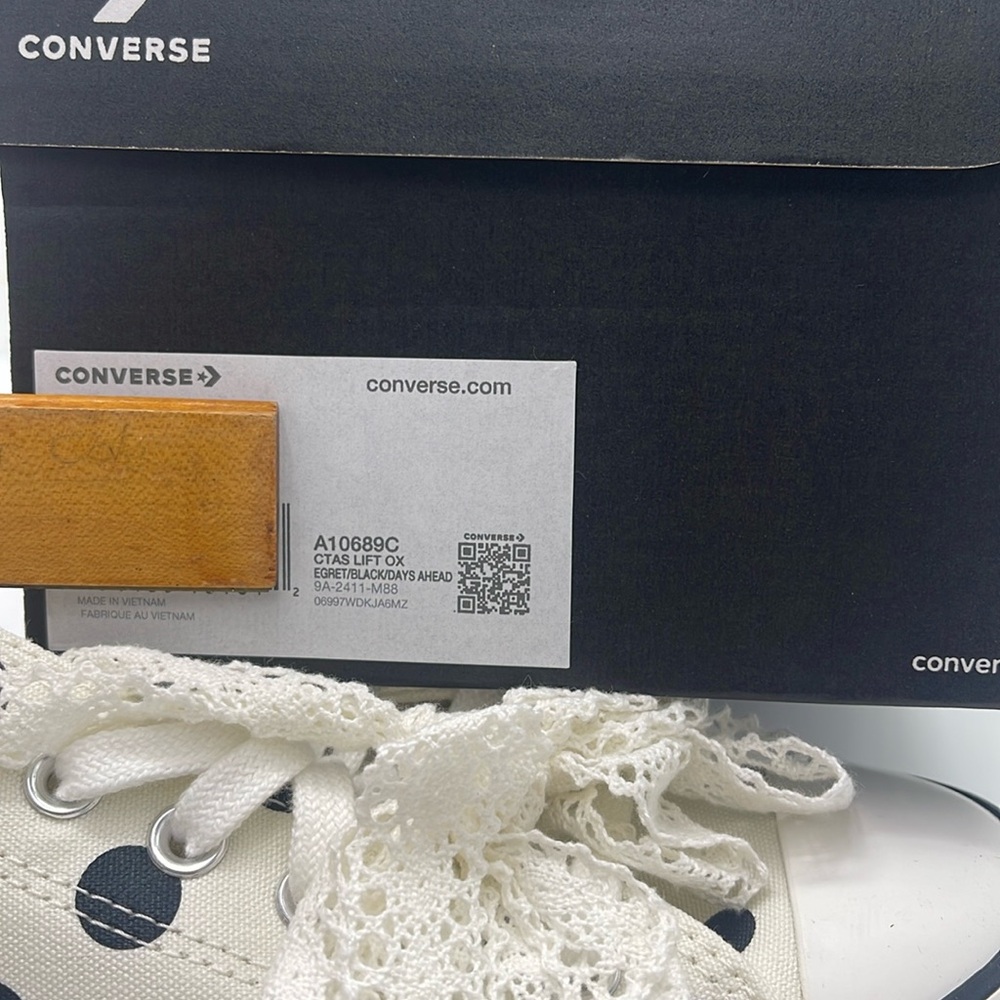 Converse WMNS Polka Dot Platform Sneakers A10689C CTAS LIFT OX
EGRET/BLACK/DAYS - Picture 16 of 16